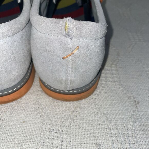 Athletic_Shoes